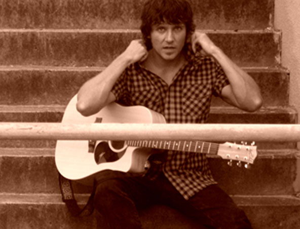 Ricky Brisbane Acoustic Soloist Singer - Musicians