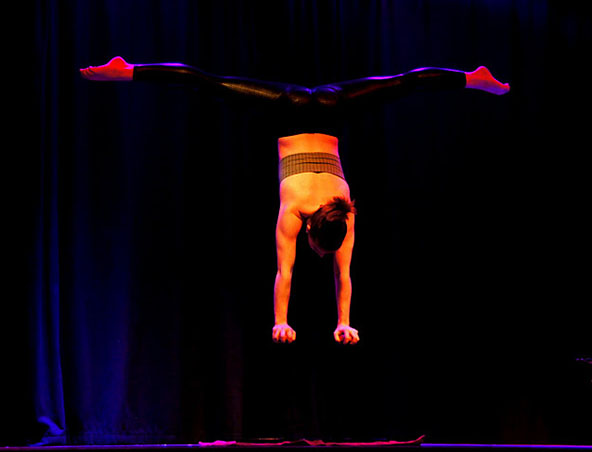 Hand Balance Circus Acts Brisbane - Roving Entertainment - Performers